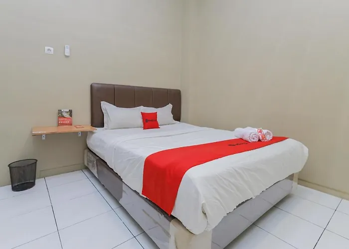 Reddoorz Near Bg Junction Surabaya Hotel